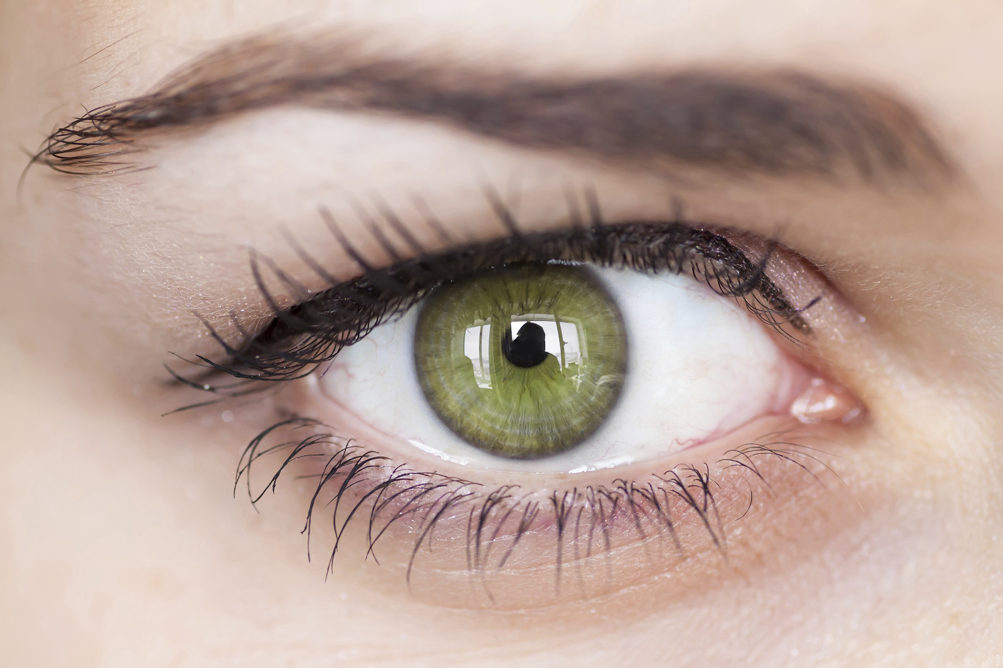 green eye.