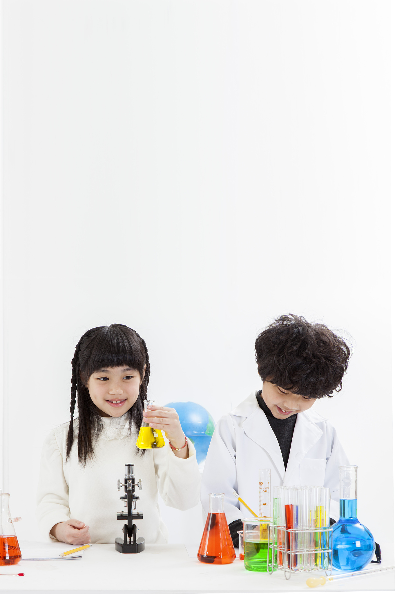 在家可以教小朋友做的化学实验举例说明2个
