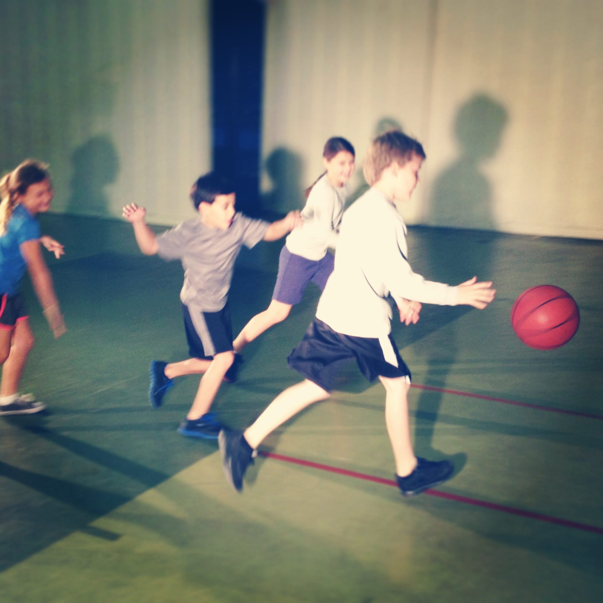 唱歌跳舞打篮球，不努力就无效果！