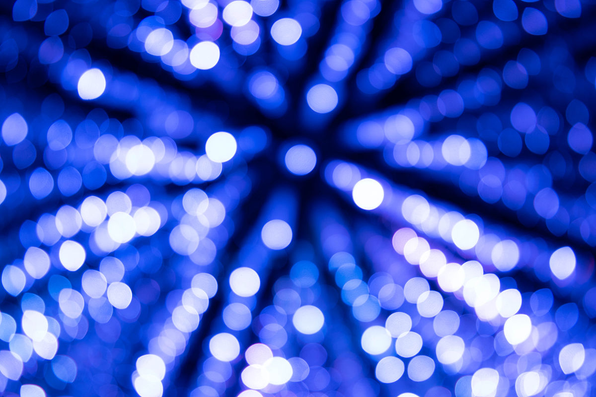 基于51单片机的c语言程序关于设计一种楼道照明灯光随着感应光线逐渐变暗灯光逐渐变亮最终达到天全黑灯光最亮天全亮灯光全灭的效果