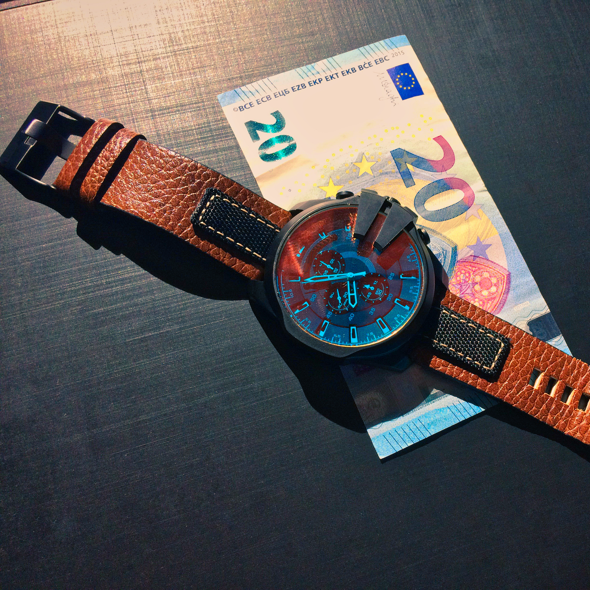 综述Landsat系列、SPOT系列、高分专项系列卫星平台的轨道特点、所搭载的传感器及其特点所用波段、波段特性及主要用途