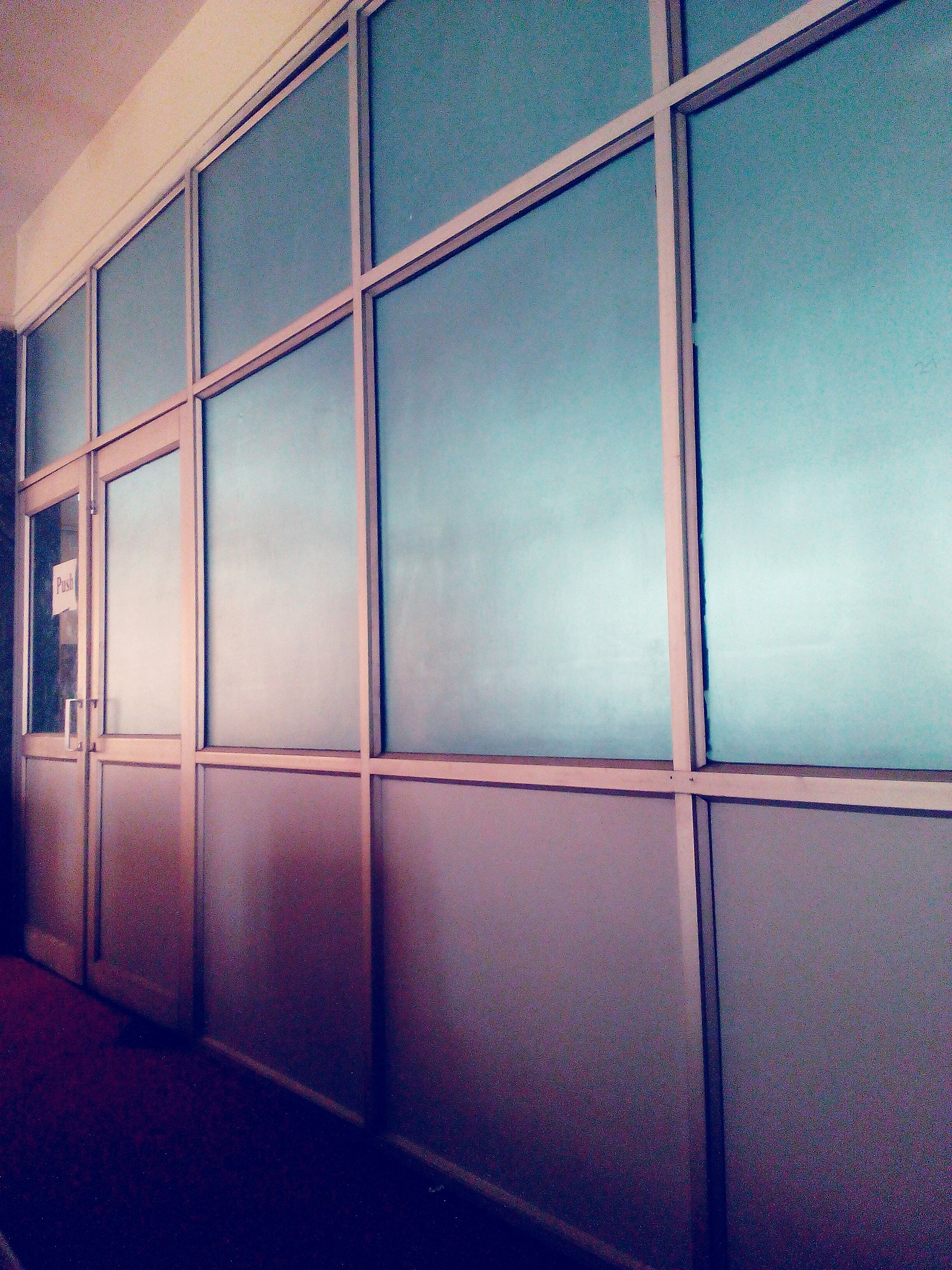 录音棚观察窗有三层玻璃中间层玻璃起雾怎么处理