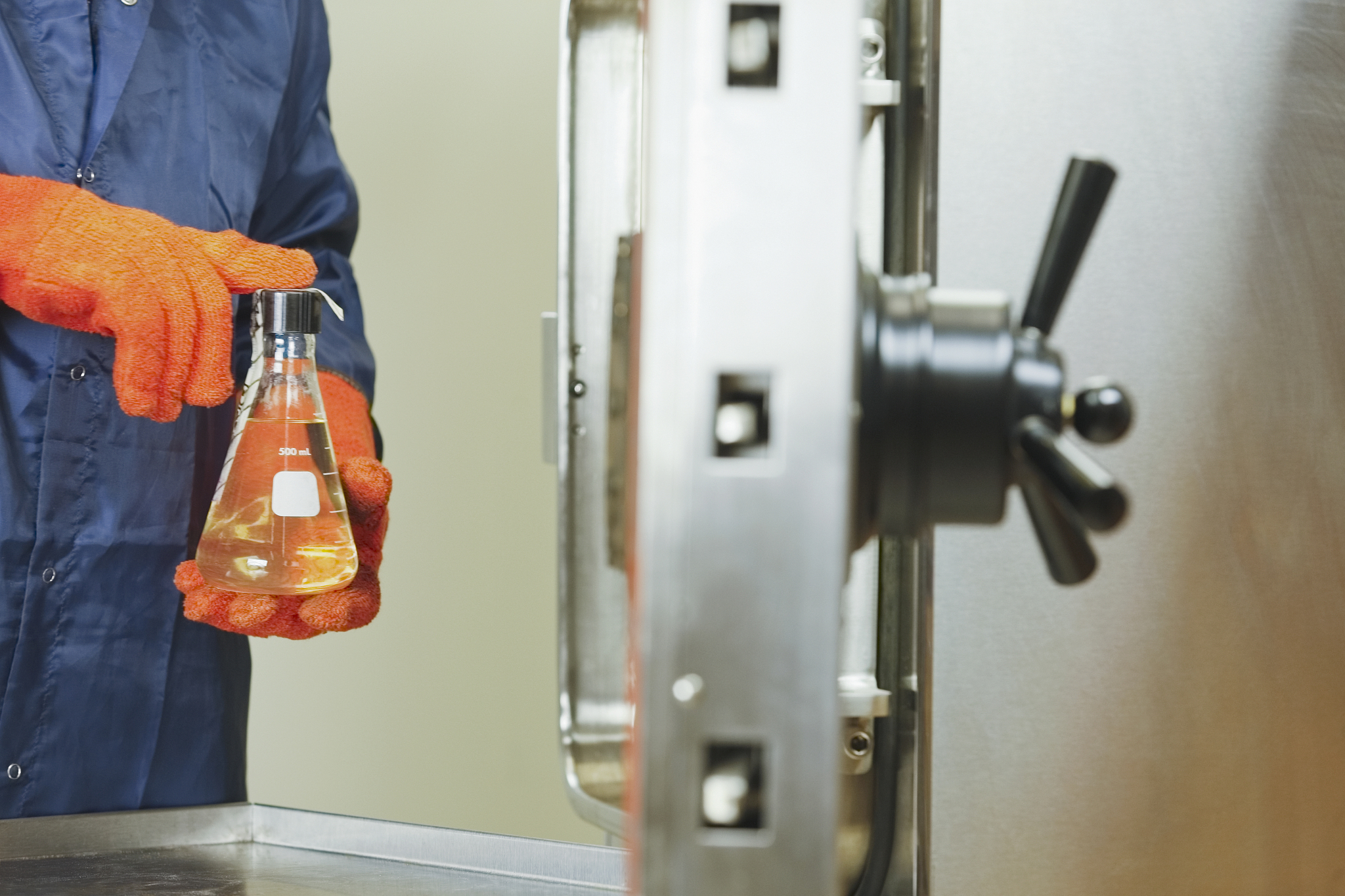 实验室实训安全保障措施：七项规范确保安全进行