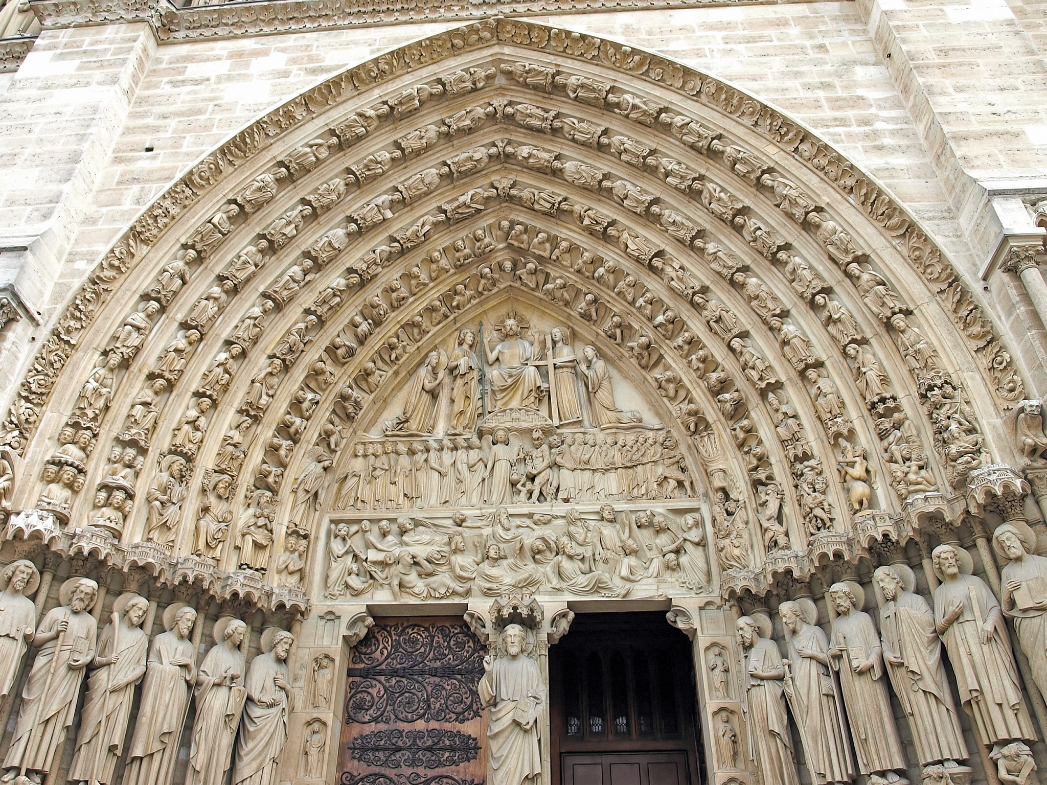 论对照原则在巴黎圣母院的应用