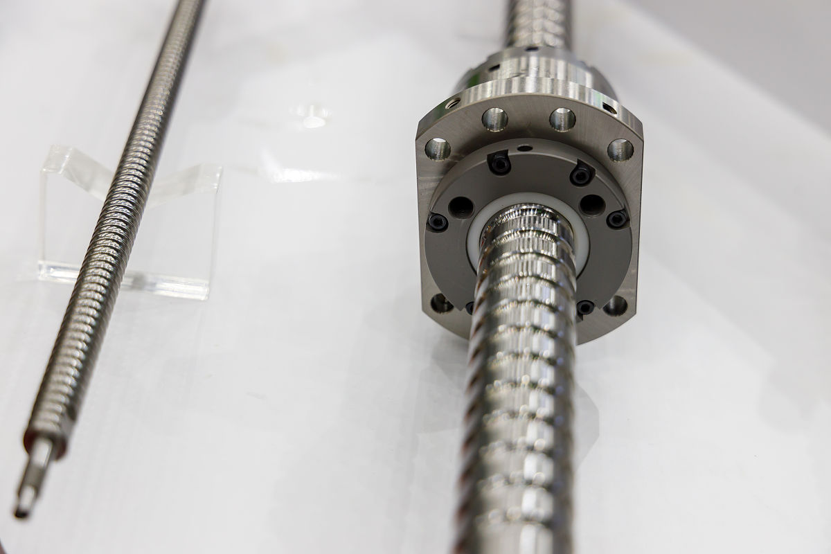 滚珠王800银牌2代600w鑫谷额定600w哪个好