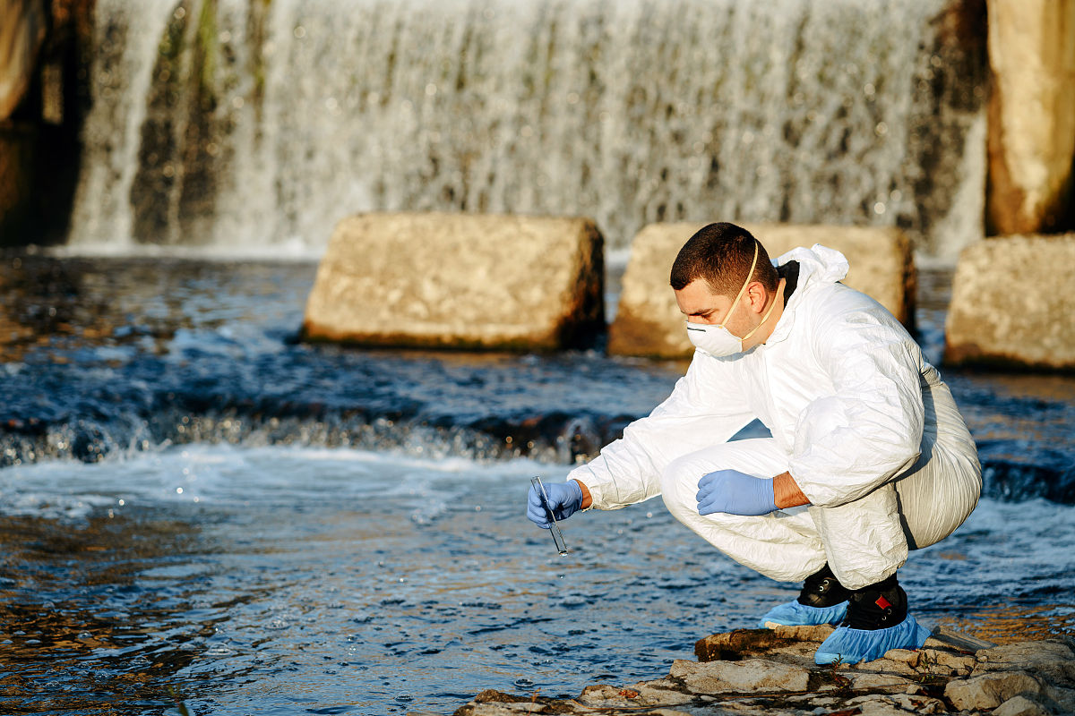 坚强的白纸实验原理