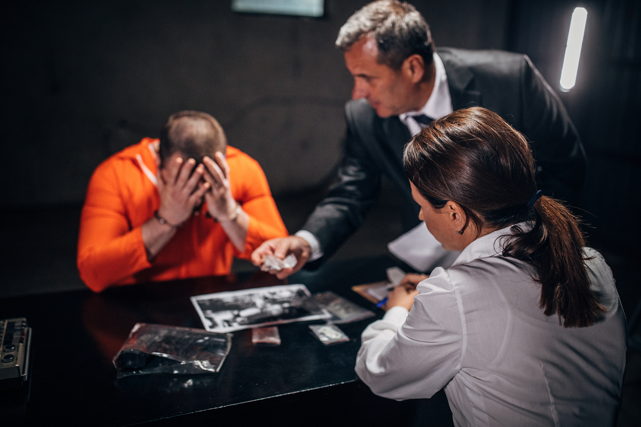 神秘房间探险：惊险之旅，揭开不为人知的秘密