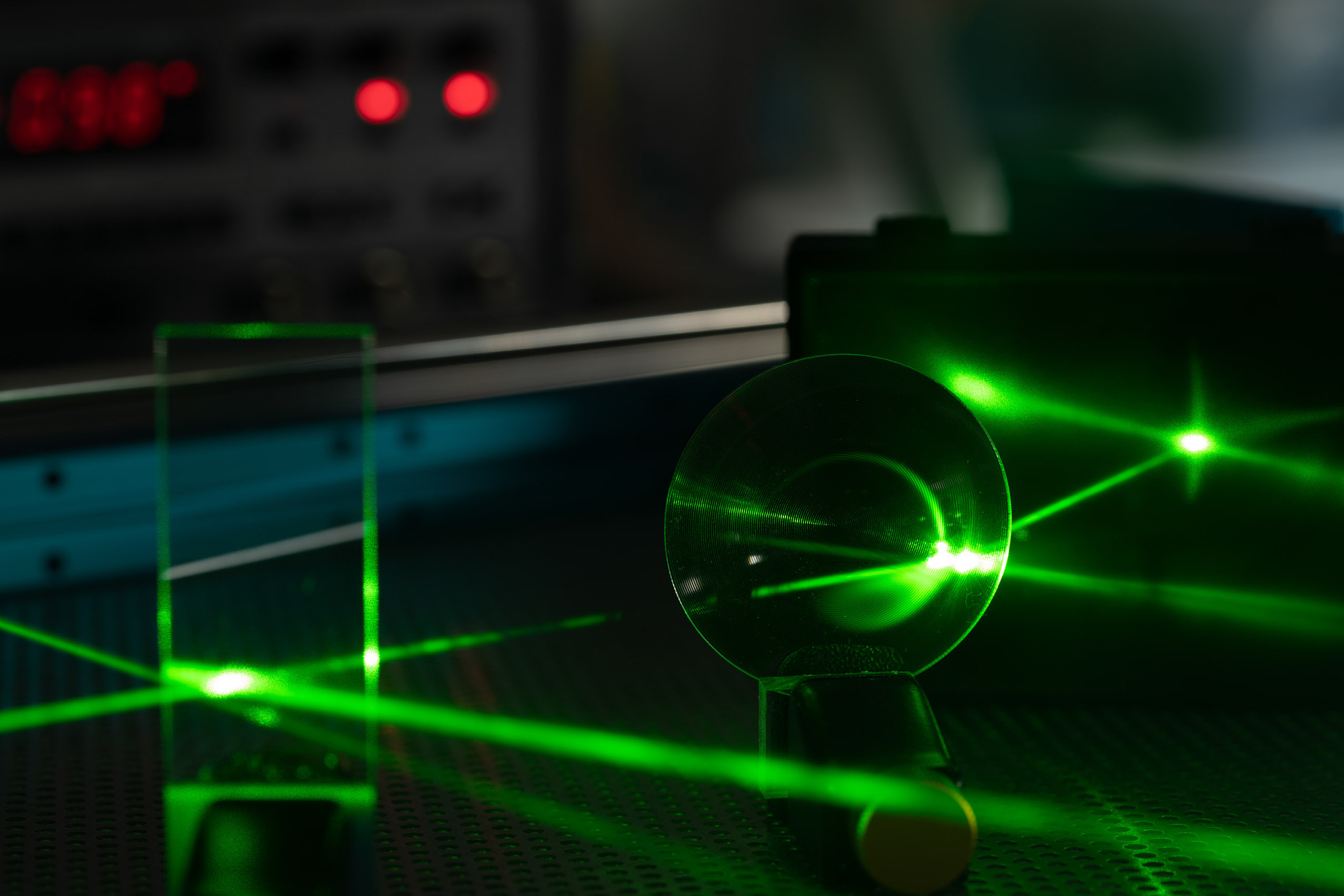 JOURNAL OF RUSSIAN LASER RESEARCH 期刊研究范围：激光技术与应用