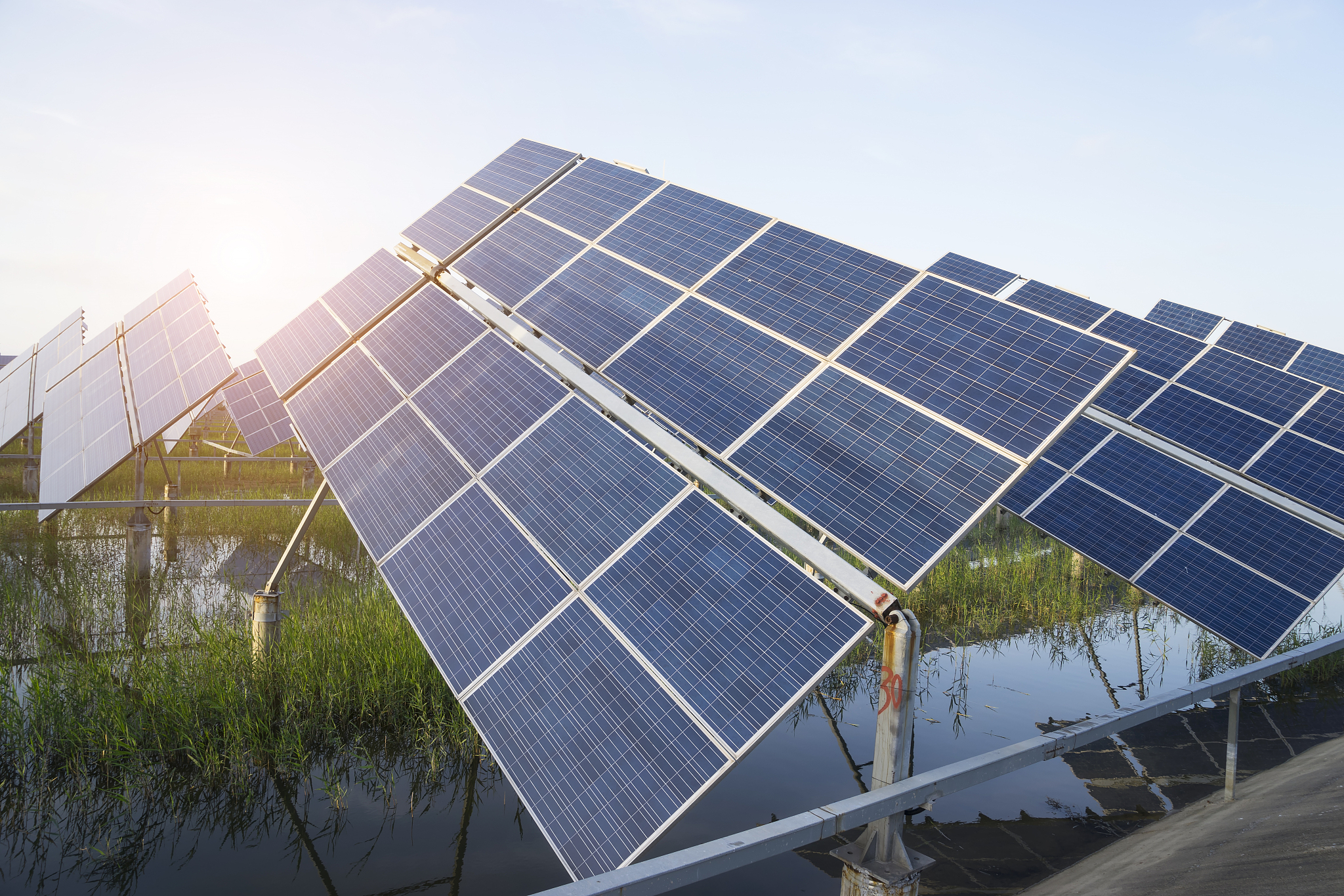 新能源发展前景：机遇与挑战并存