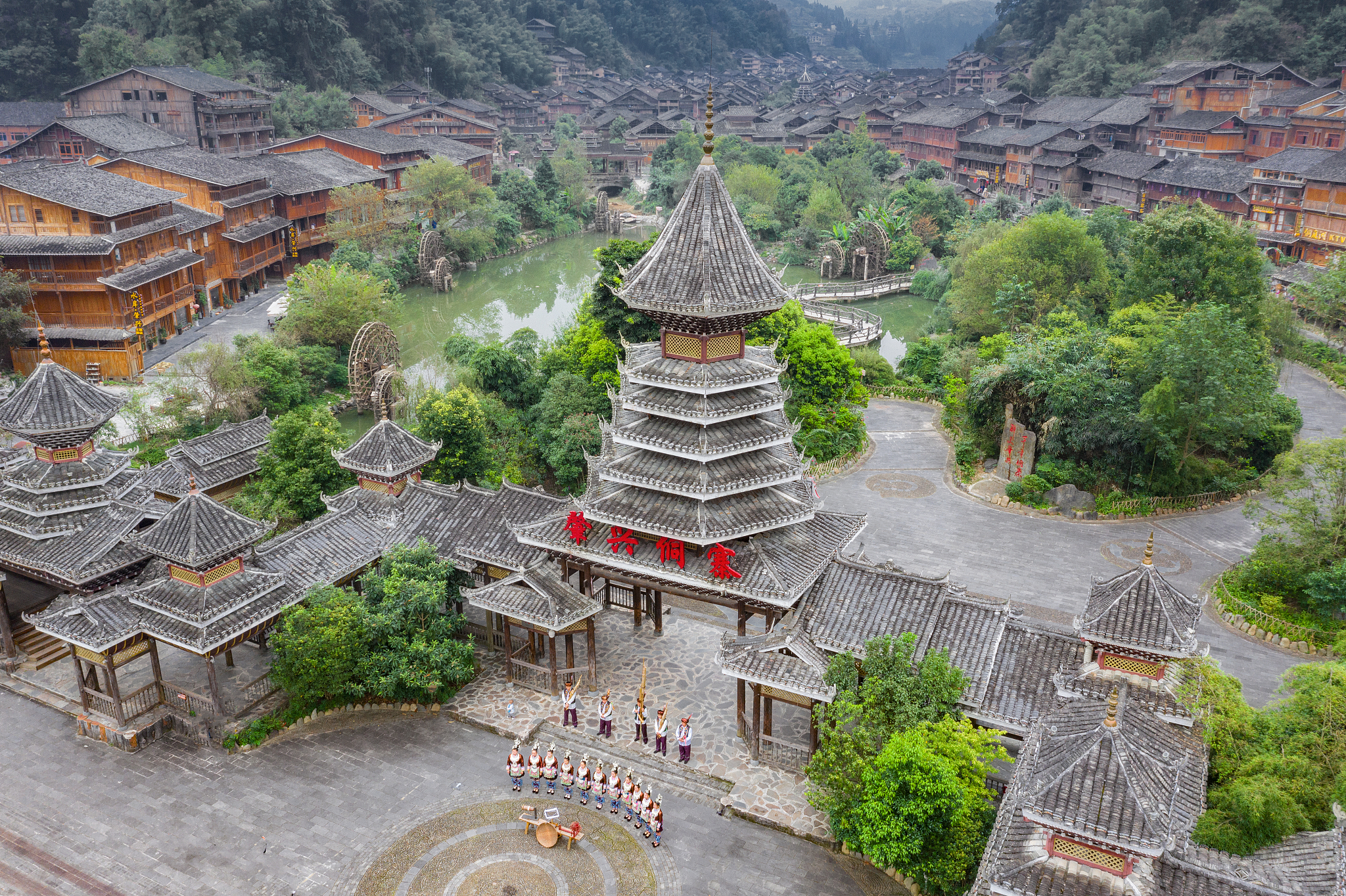 中国境内最出名的两个苗族地区