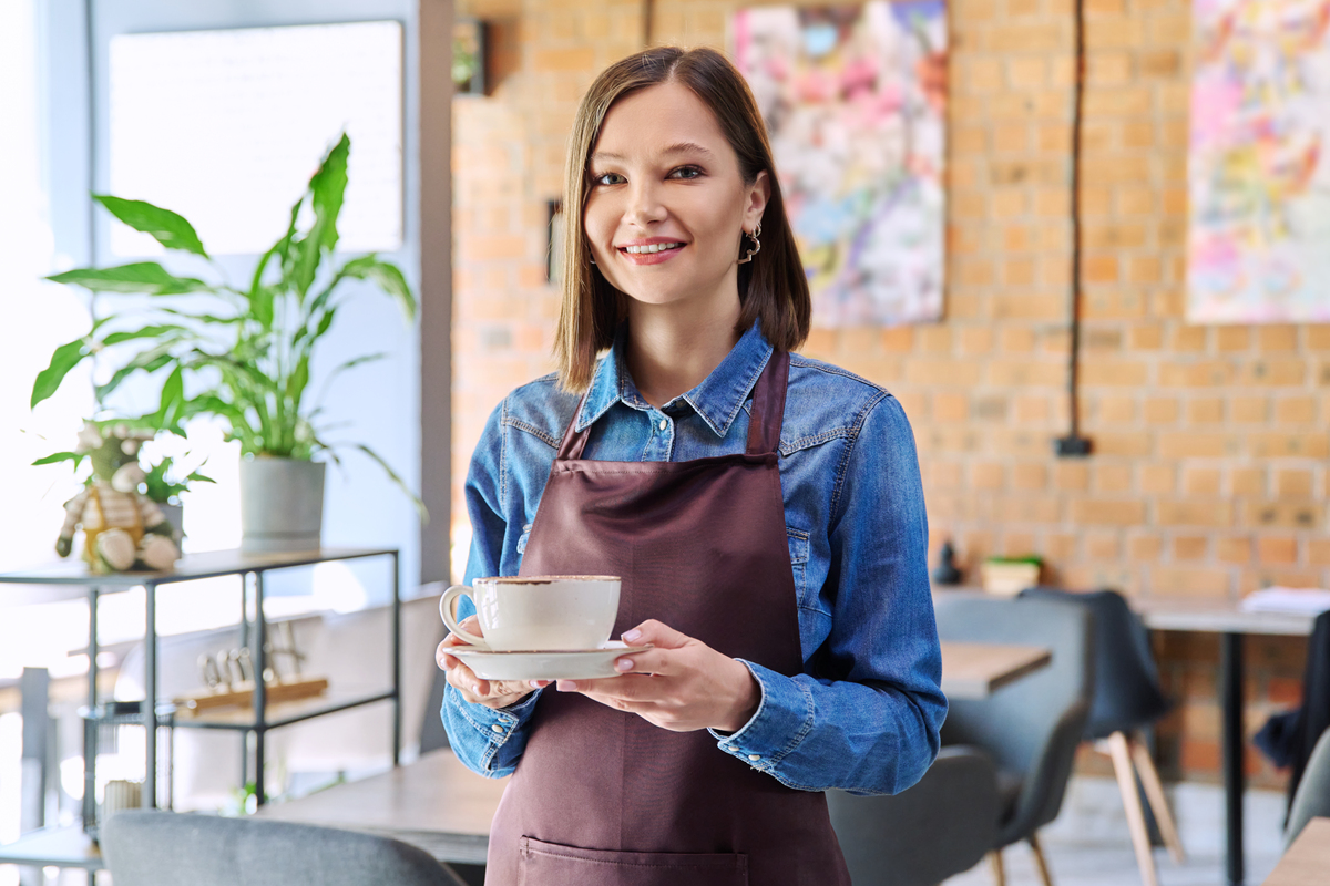 咖啡店里的女生：她们是誰？她们在做什么？
