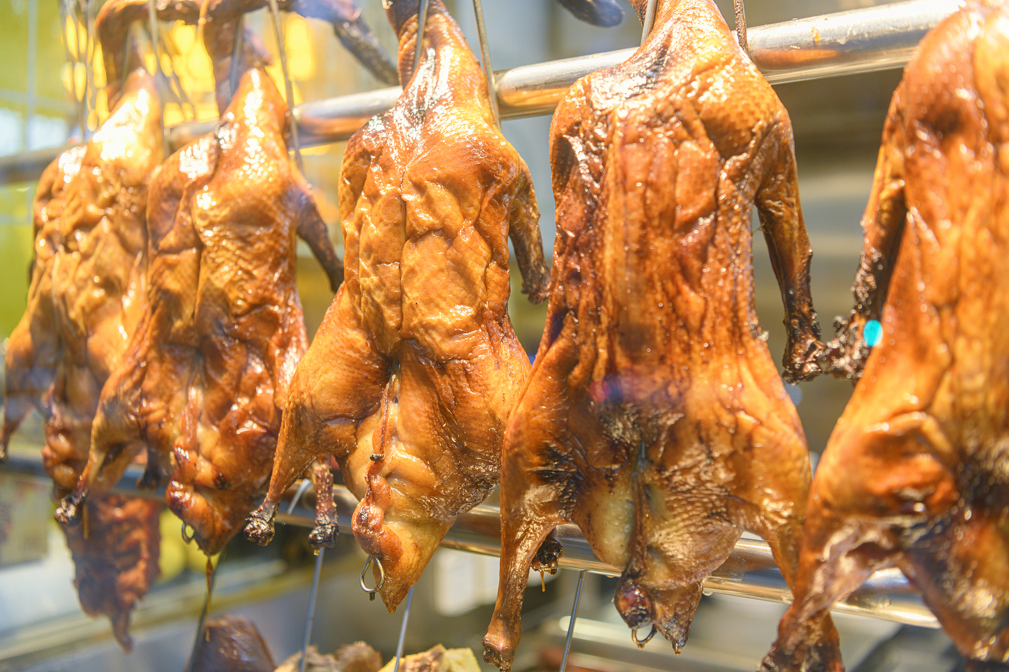 由翅膀西葫芦两个鸡爪部位组成的logo烧鸟店铺名叫啥