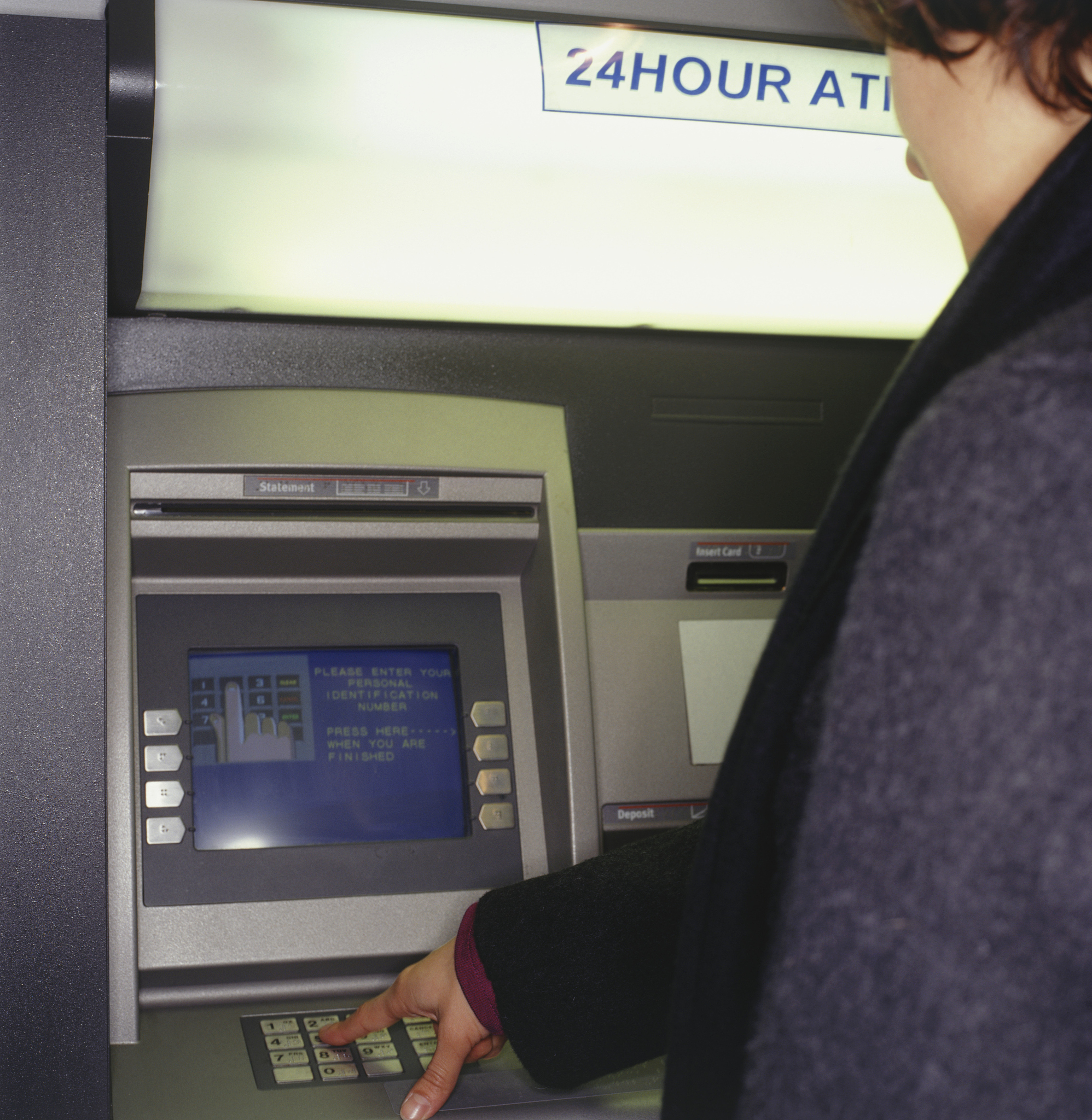 BBVA 存款路径：网银、ATM、实体银行和财富管理