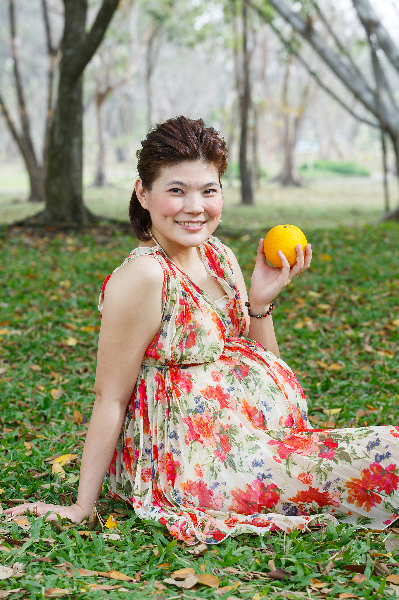 asian pregnant woman