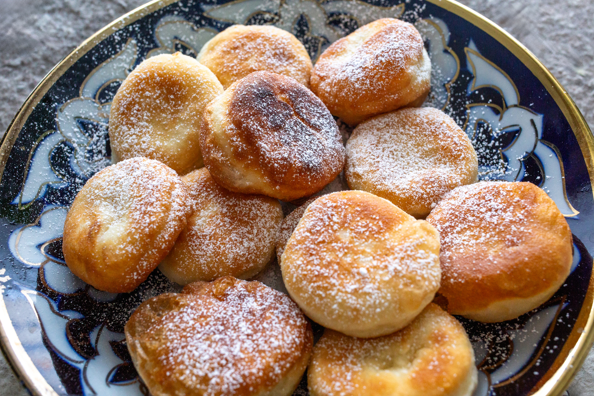 油炸糕的制作方法200字左右详细描述一下