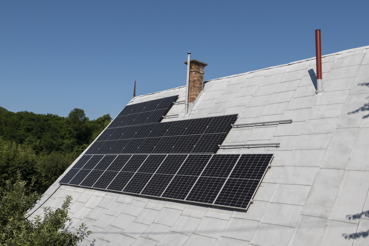 19技术本身没有两面性而是在应用中存在正面或负面的作用。以下关于技术的应用具有两面性的说法不恰当的是 。4分A、太阳能发电技术资源分布广泛切无污染但存在对野生动物造成致命伤害的弊端B、公共WI-FI可帮助人们在公共场合更方便地使用高速网络但存在信息系统被入侵的弊端C、农药技术有效降低了虫害推进了农业发展但存在环境污染和害虫抗药能力增强的弊端D、新冠疫情发生后某些类型的口罩防护效果更好但存在价格