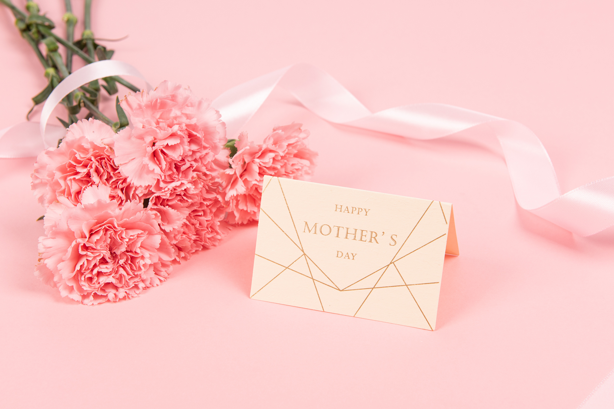 母亲节是一个特别的日子这一天我们要表达对母亲的感激之情让她们感受到我们的爱和关心。