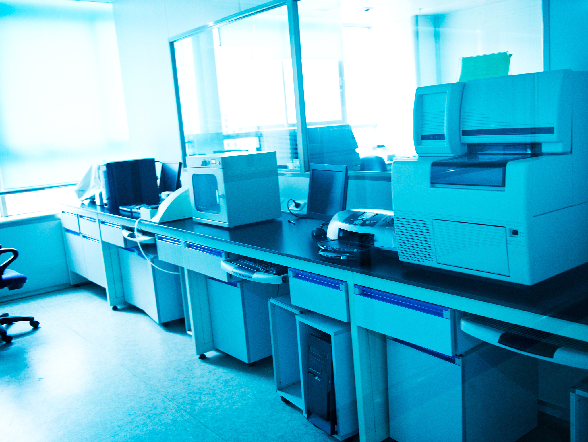 降膜原理：高效传质传热的化工分离技术