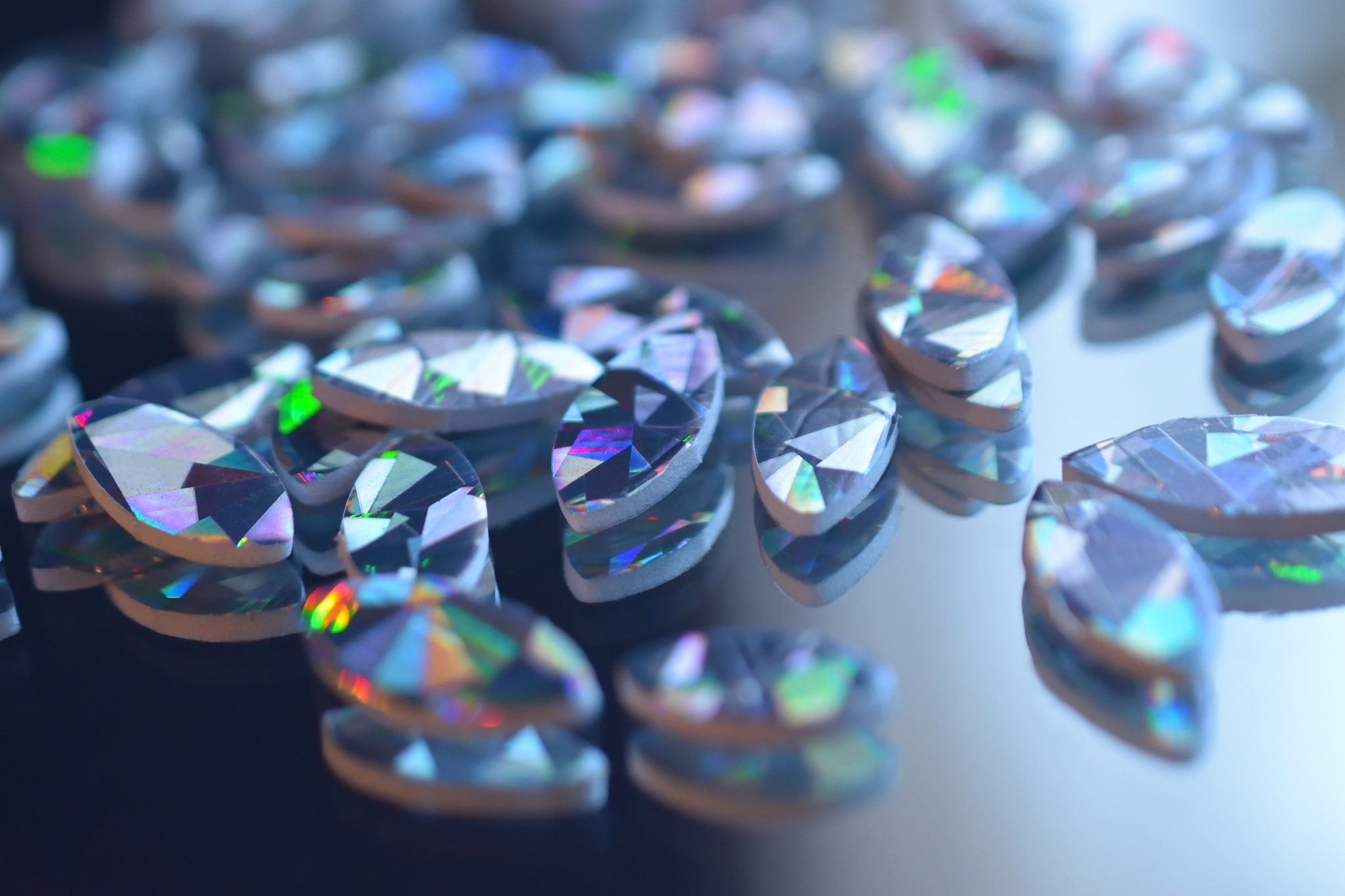 金刚石NV色心：结构与量子信息应用