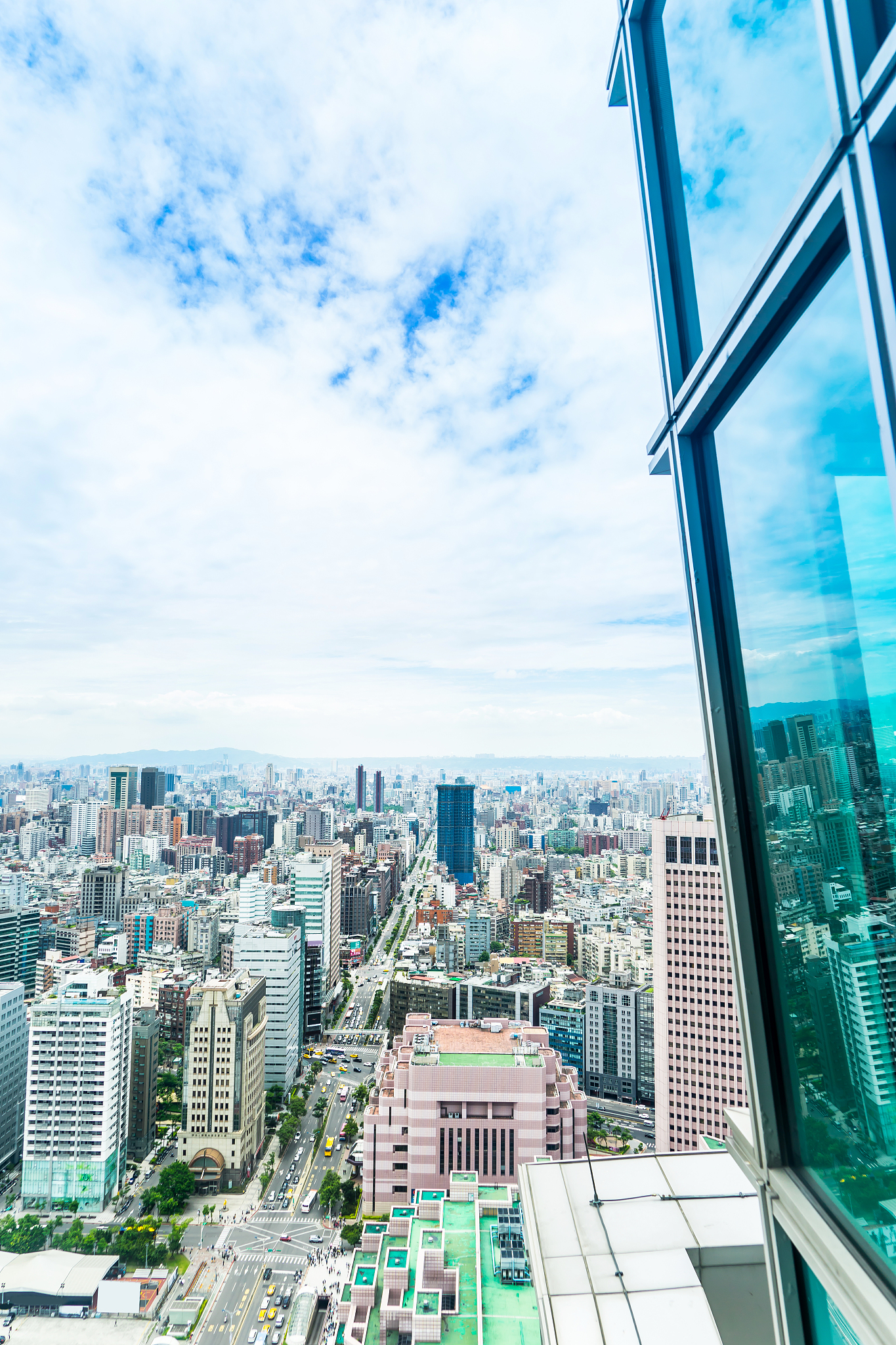 city skyline aerial view in taipei 101, taiwan