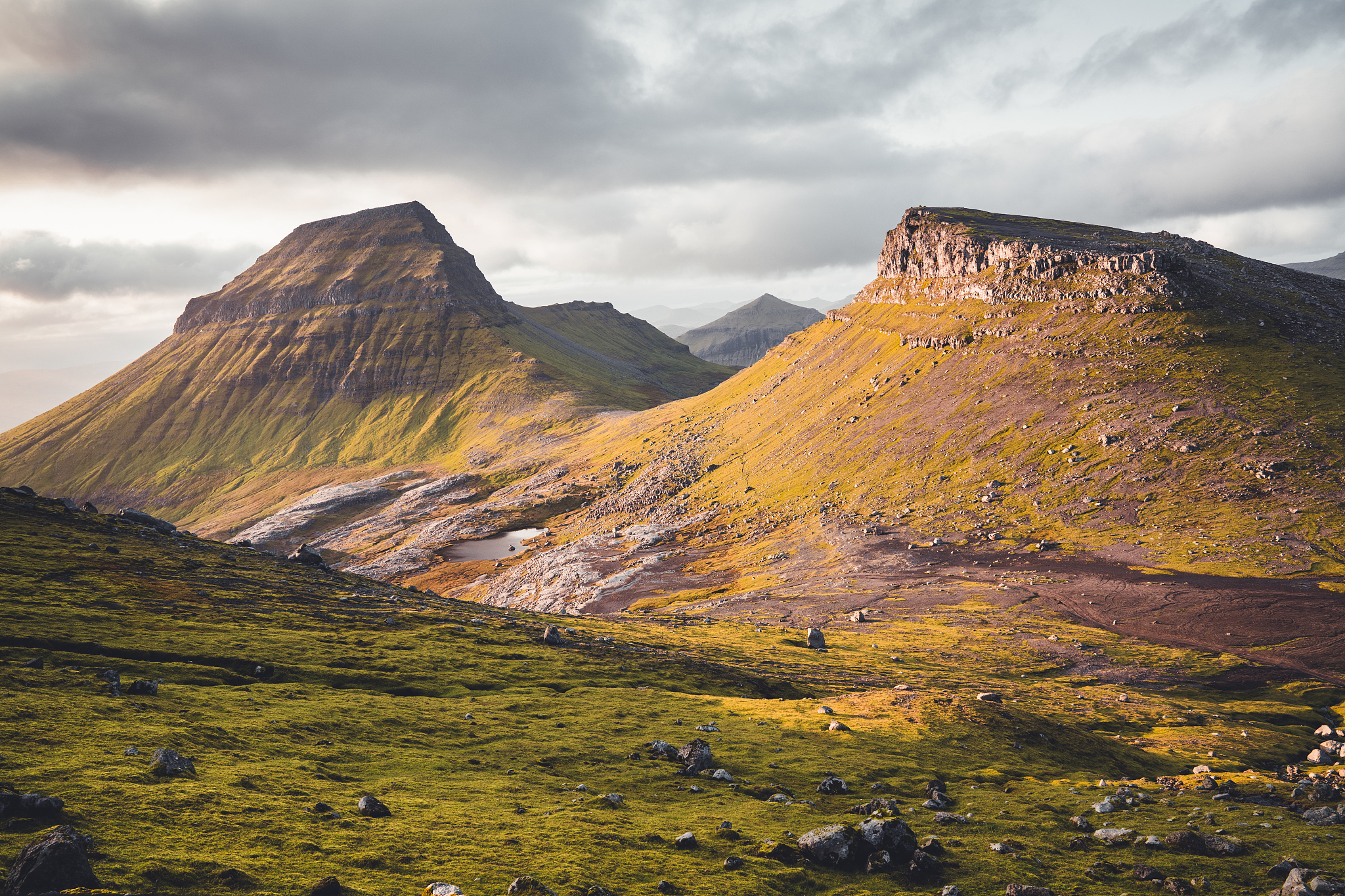 sklingsfjall mountain plateau in sunset light faroe islands
