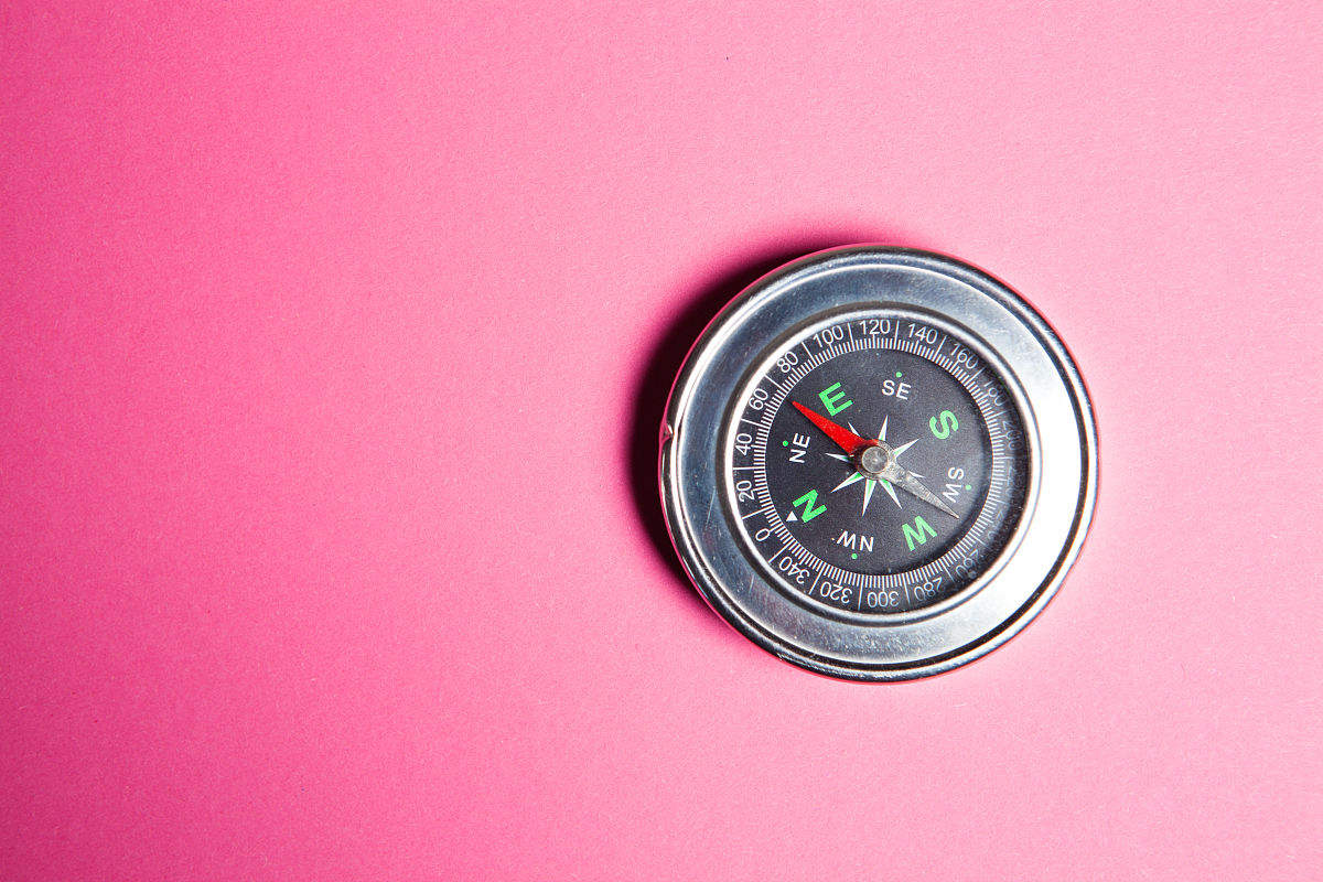 你是一名水利工程师请写出地下水背景值调查指南字数要求3000字左右