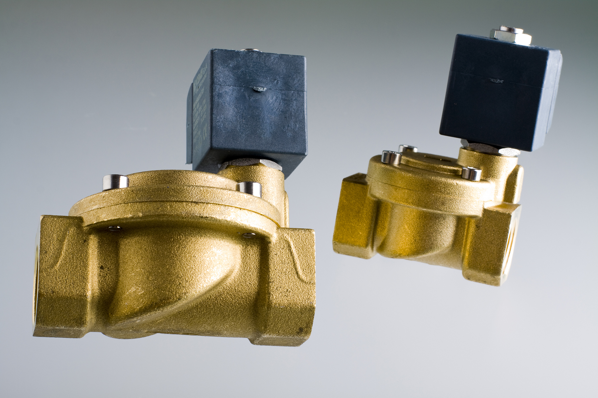 Write a product description about SMC 3 Port Solenoid Valve Base Mounted Manifold Connector Kit