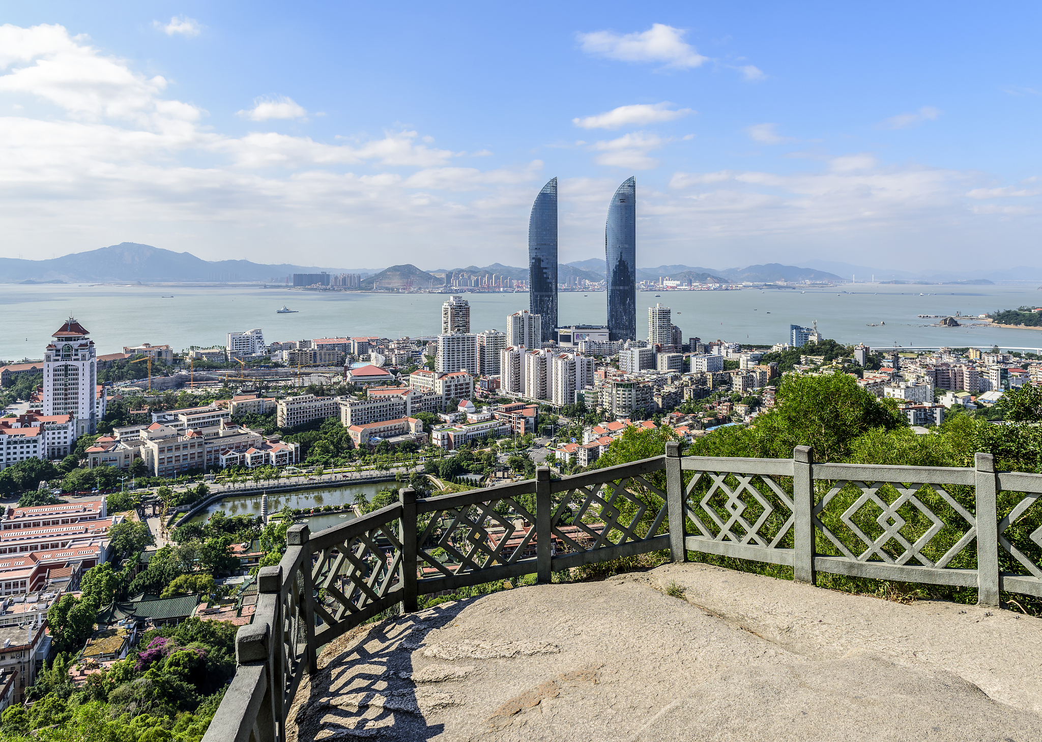 浪漫鼓浪屿之旅：李连昆、吴晓东、吴晓红与五人行