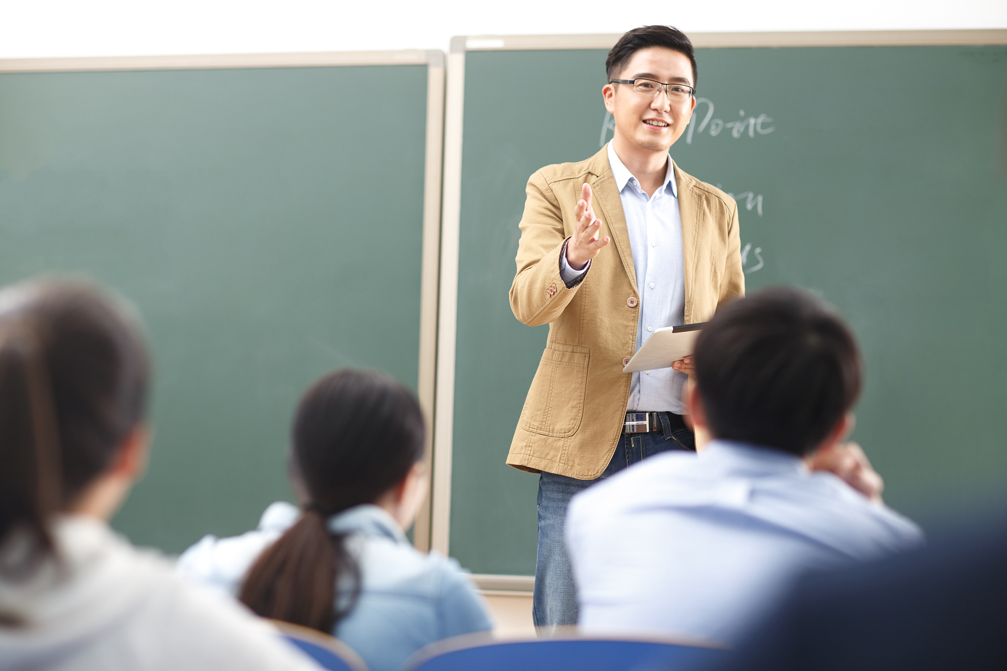 小学班主任工作案例：如何解决学生不爱听课、学习成绩不理想等问题