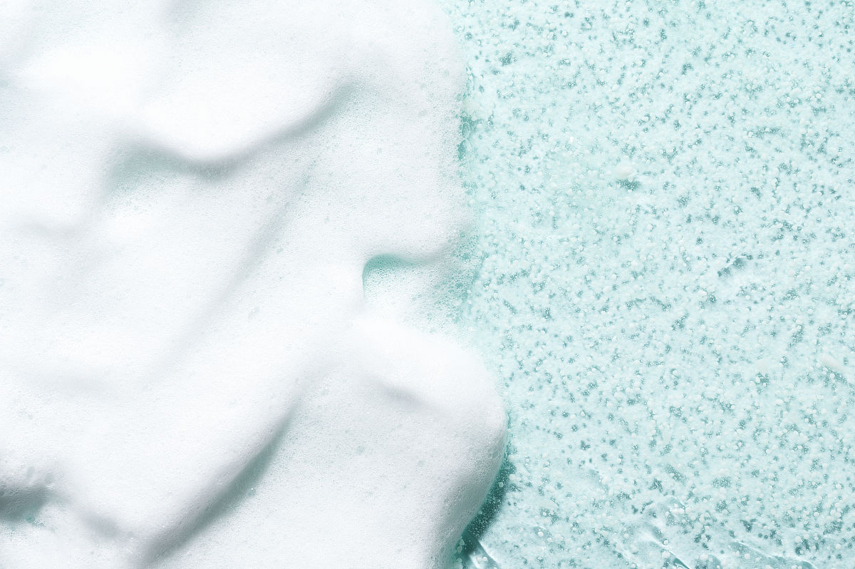 温和洁面，呵护肌肤 | 天然成分，适合敏感肌