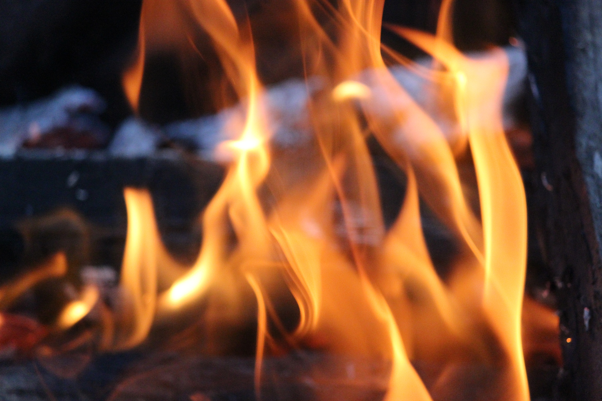 风是火燃烧的必备要素吗？揭秘火燃烧的真相