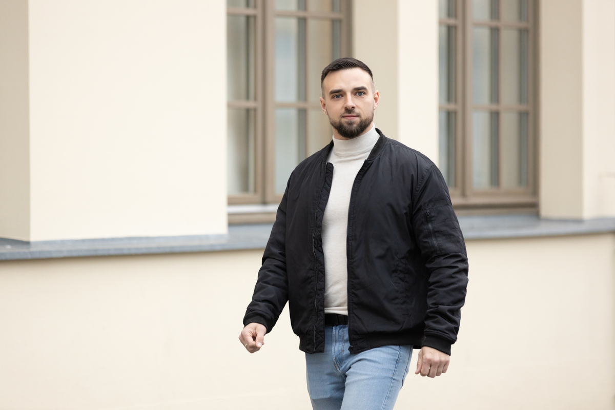 用美式英语写3条关于Mens Plus Size Pure Cotton Multi-pocket Wear-resistant Overalls Trousers产品的正面评论。内容附带评论标题评论单词数量小于40个单词。