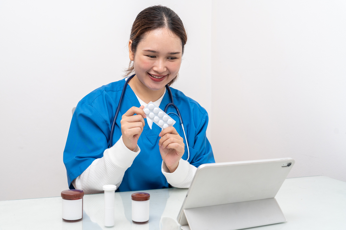 护理专业就业前景广阔：职业发展路径解析