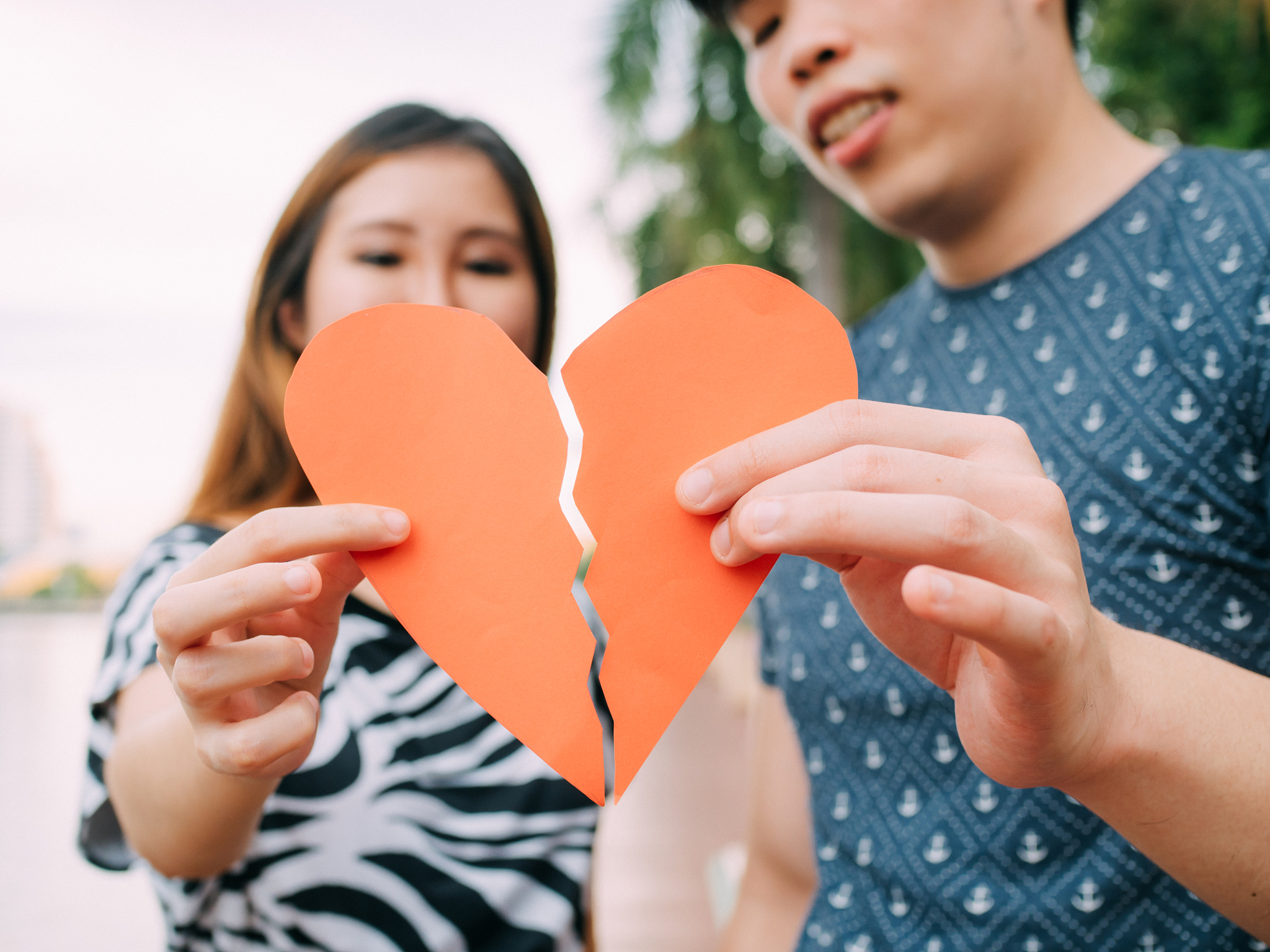 大学生爱情与性心理探析：情感与生理的双重挑战