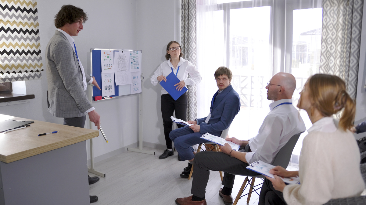 The Interplay of Team Performance and Individual Motivation: A Hospitality Industry Study