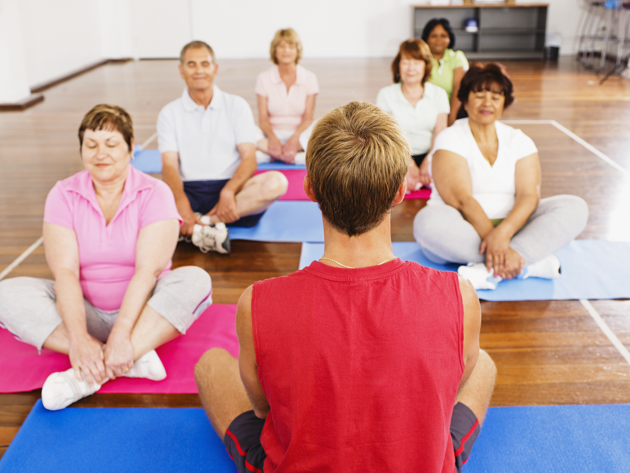 模拟一段顾客咨询健身房店家的微信对话