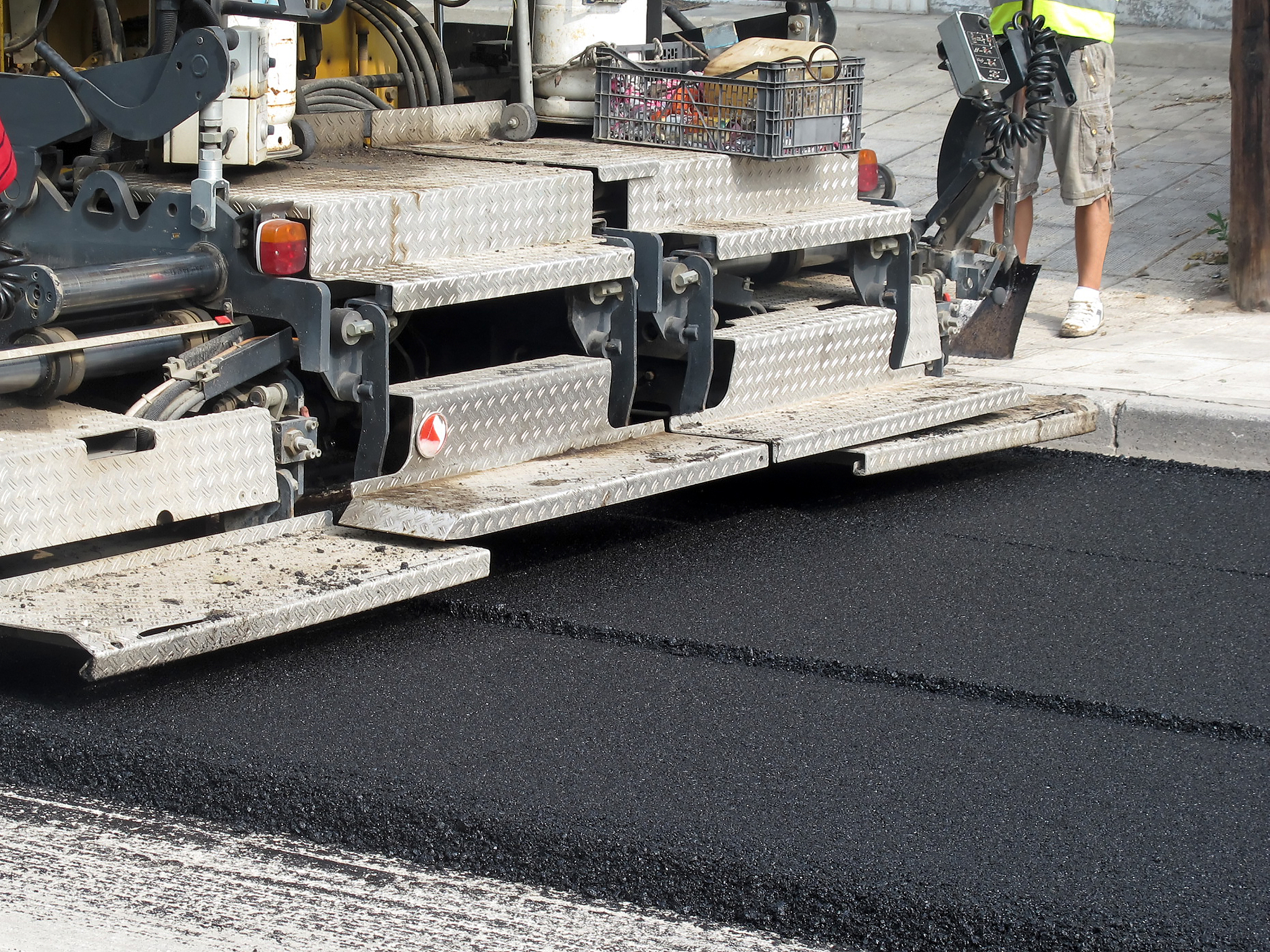 公路工程沥青混凝土施工技术：完善管理体系提升效率和质量