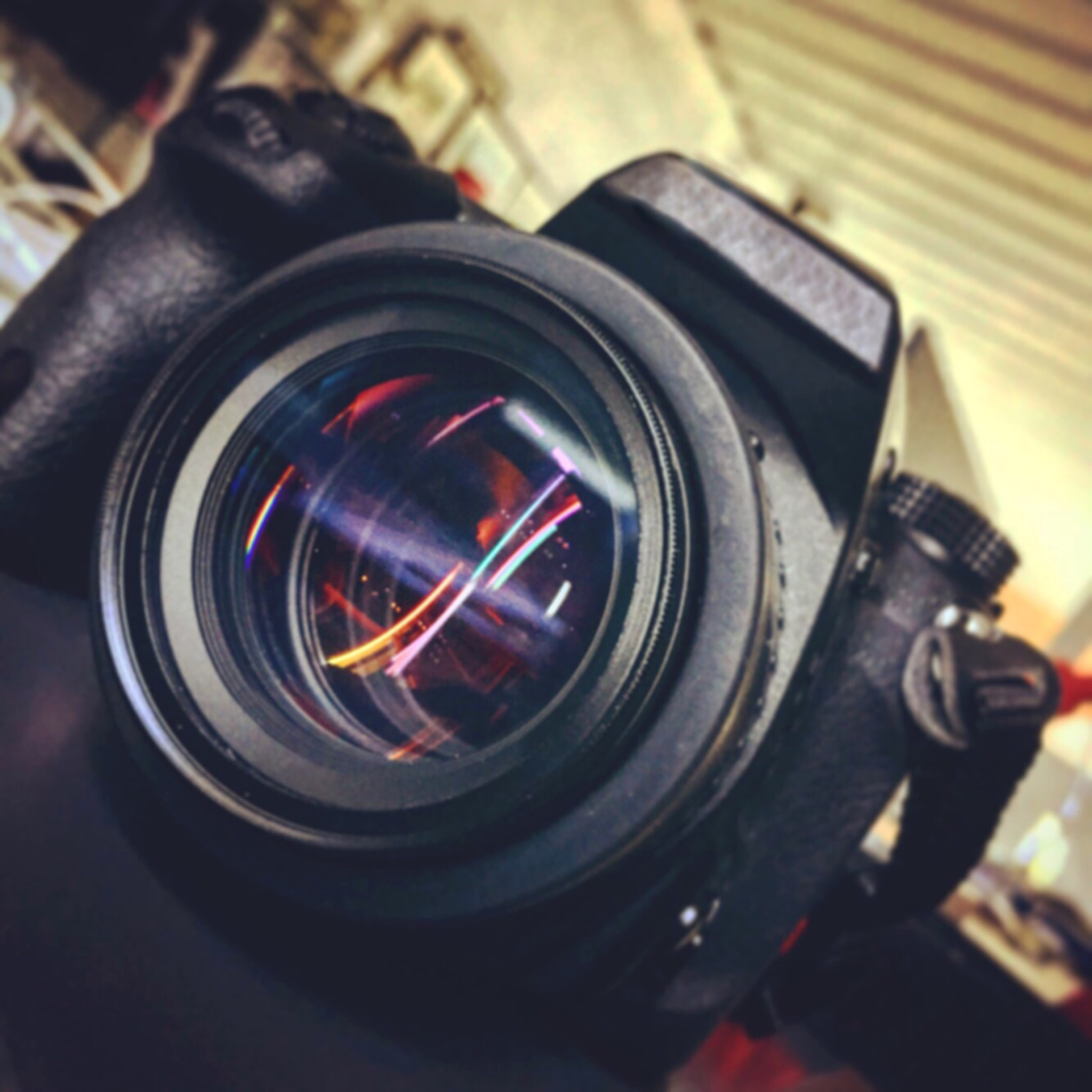 就原相机吧比较真实我不太明白您的问题是什么能否提供更多背景信息或者明确的问题？该怎么回复