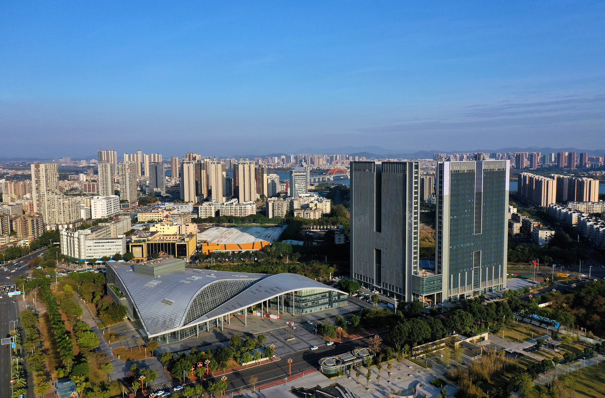 广东外语艺术职业学院单招有高铁乘务专业吗