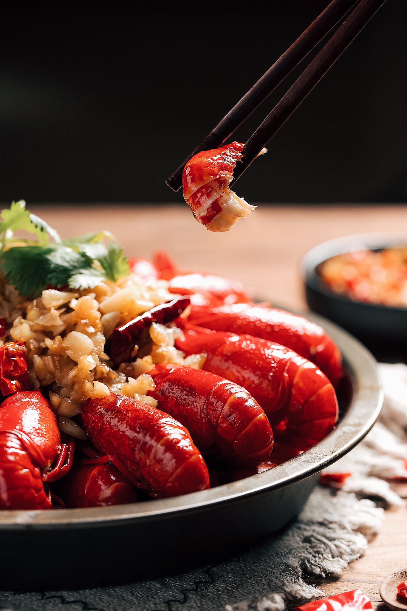 请帮我写1篇不少于800汉字的博客文章语言要幽默接地气。主题是：龙虾尾怎么样做好吃龙虾尾怎么做好吃