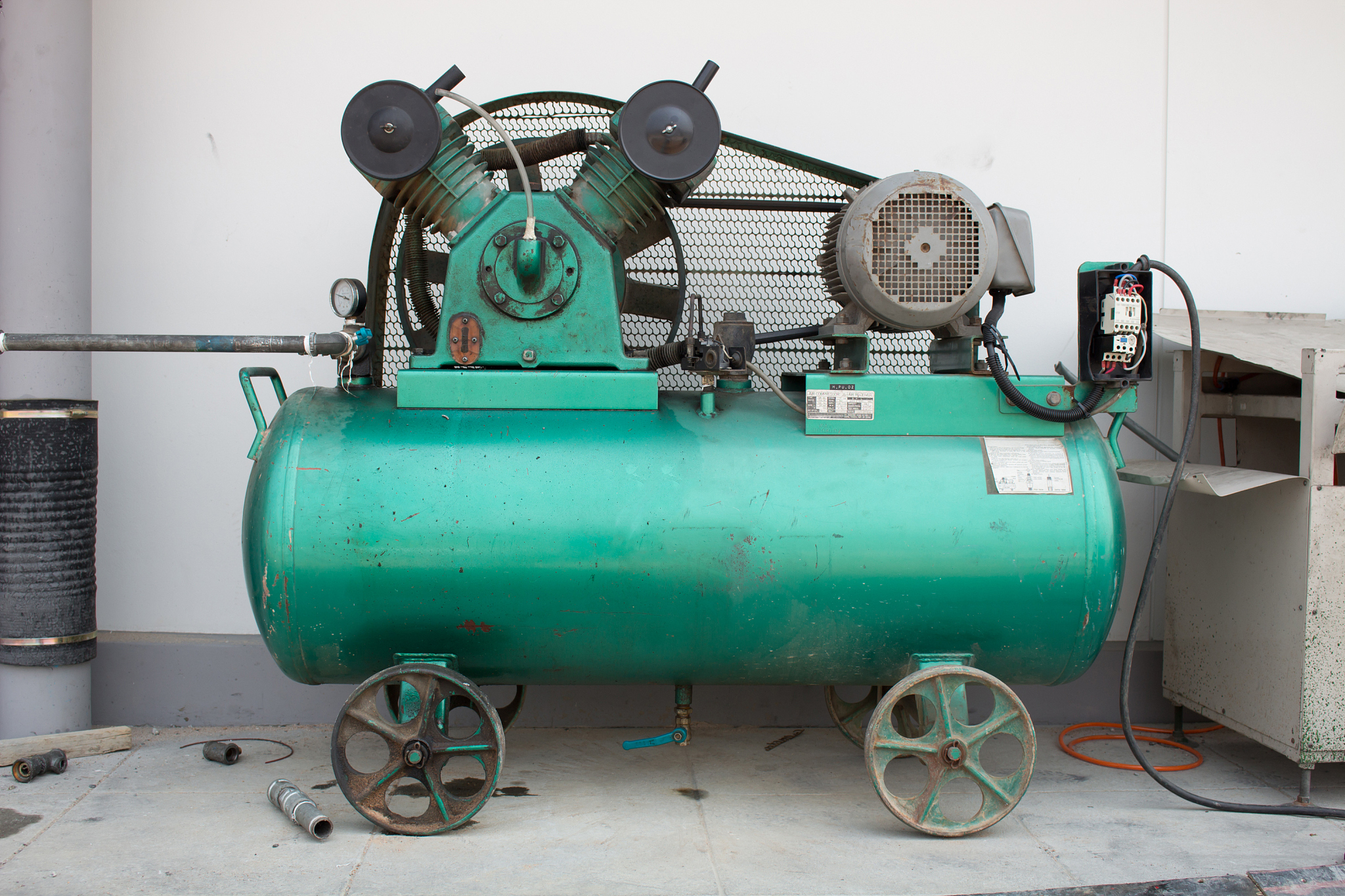 志高空压机55SCF—8B厂家参数密码 帮我用300字描述