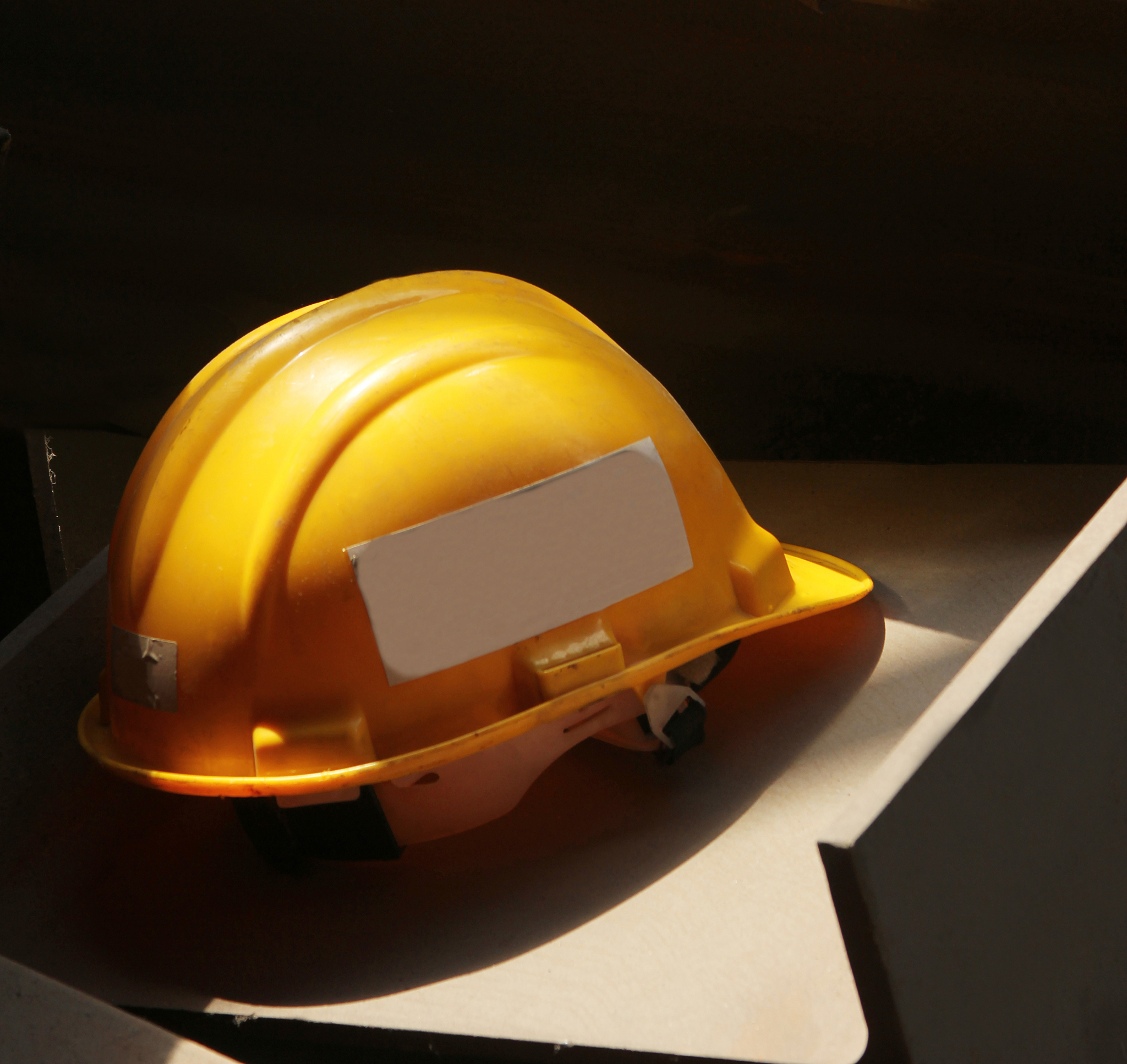 YOLOv5 安全帽佩戴位置识别模型设计与实现步骤