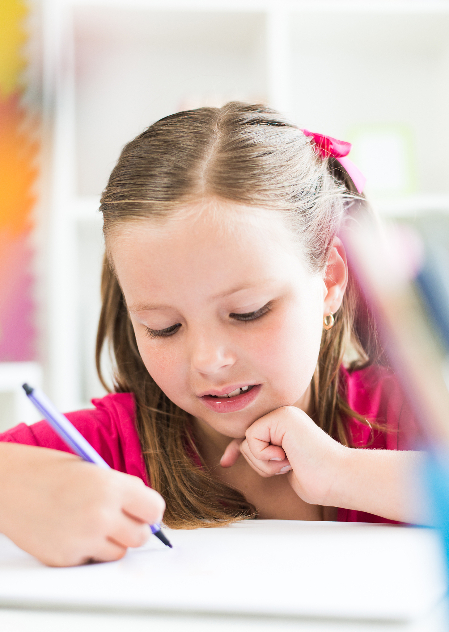 夸奖小女孩的话语：聪明、有创造力、勤奋