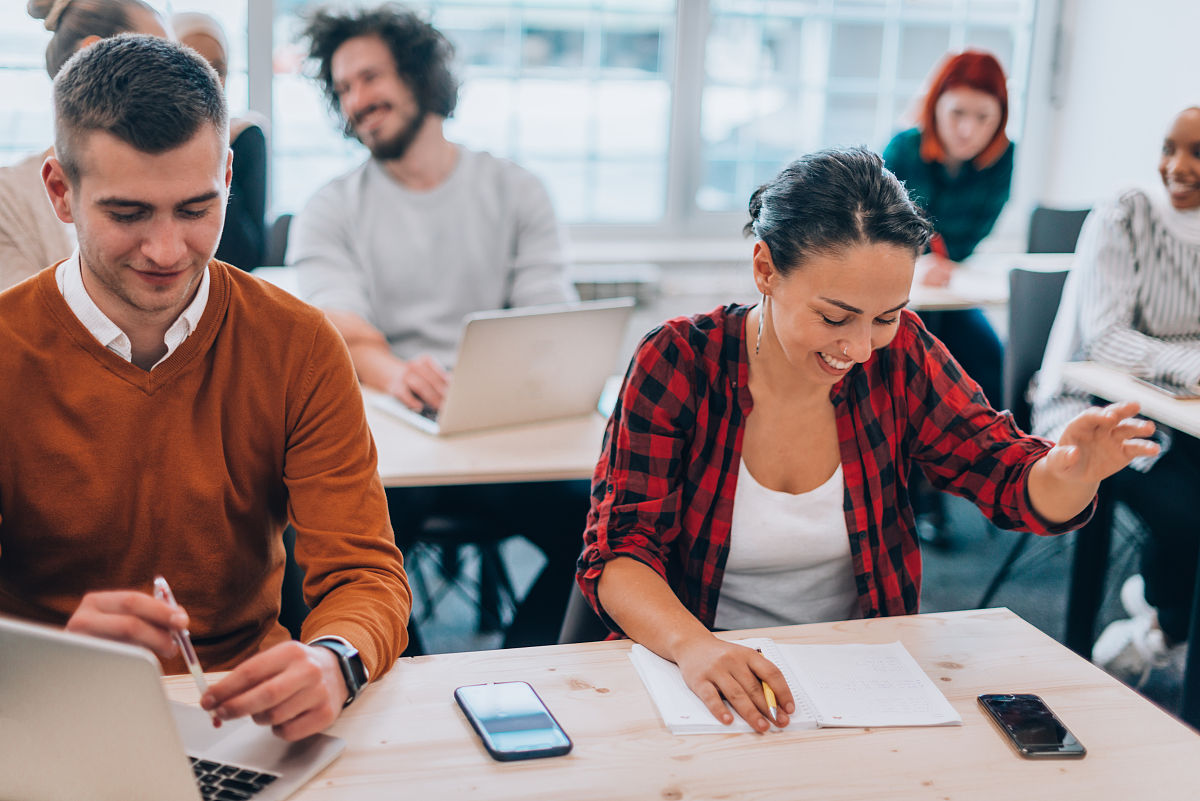 英语专业学生职业发展方向：从教师到国际商务