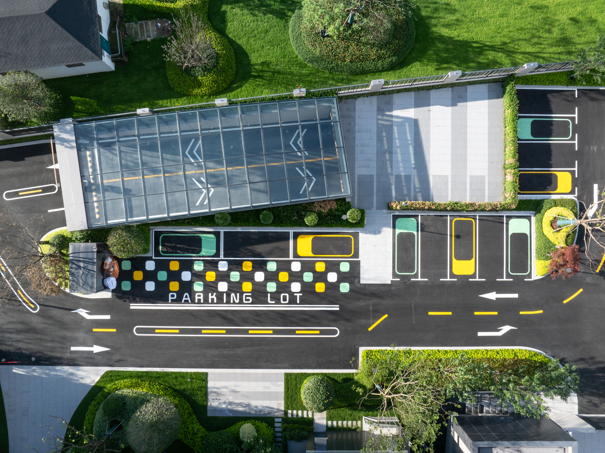 写一个50字的商场生态停车场设计说明