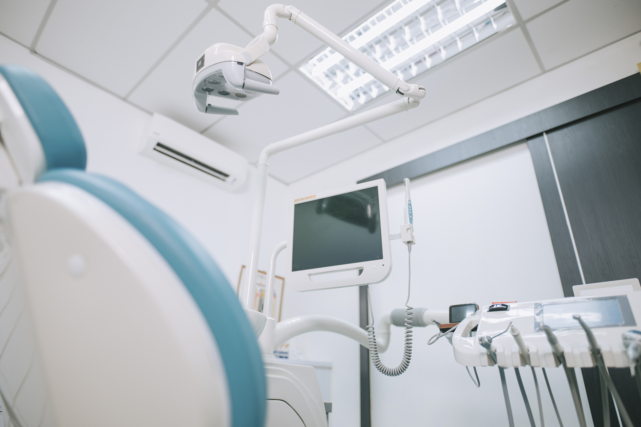 贵阳读口腔医学技术好就业不用