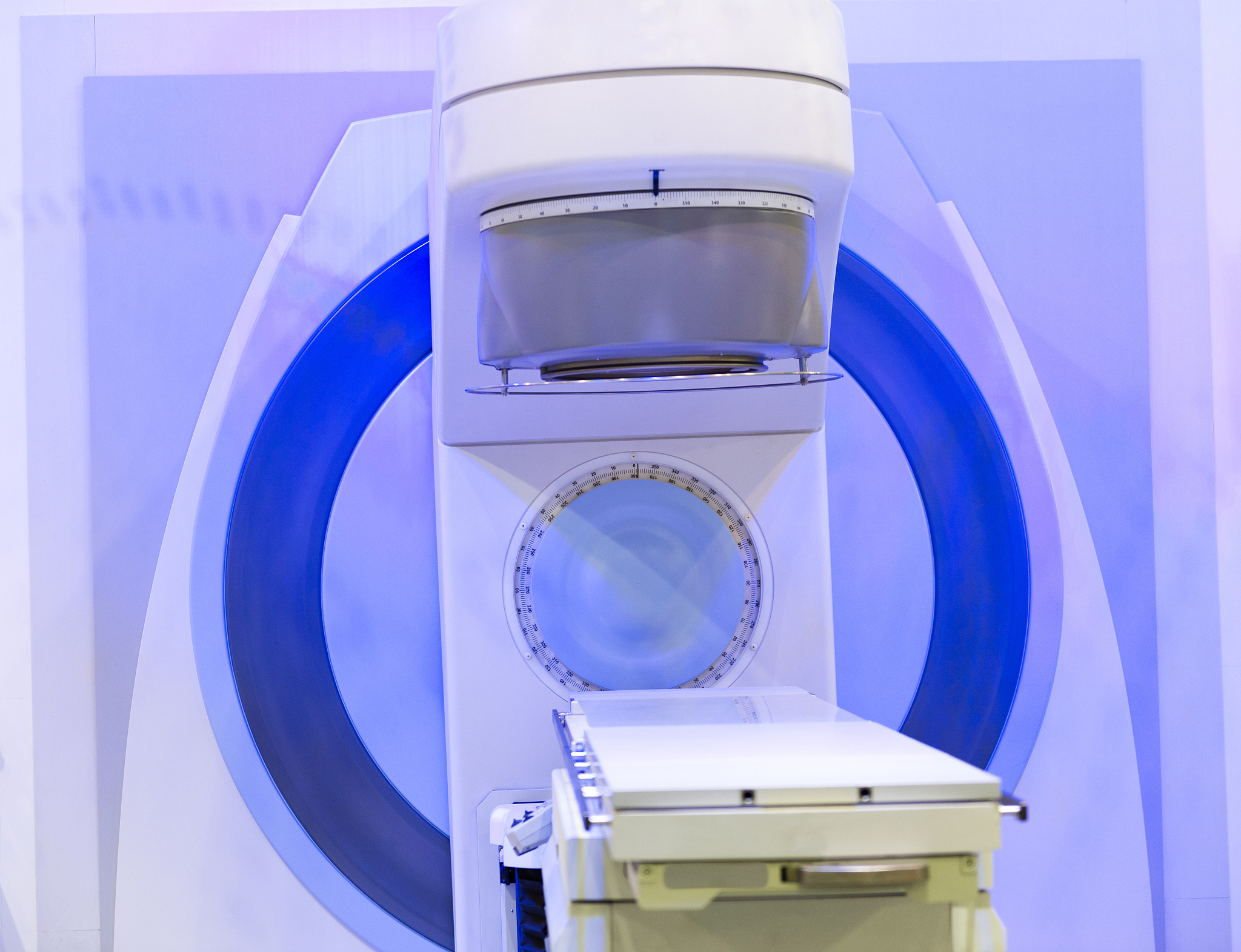 研究院准备立项的高端医学影像设备无液氦超导磁体项目需要一份商业计划书请列出提纲