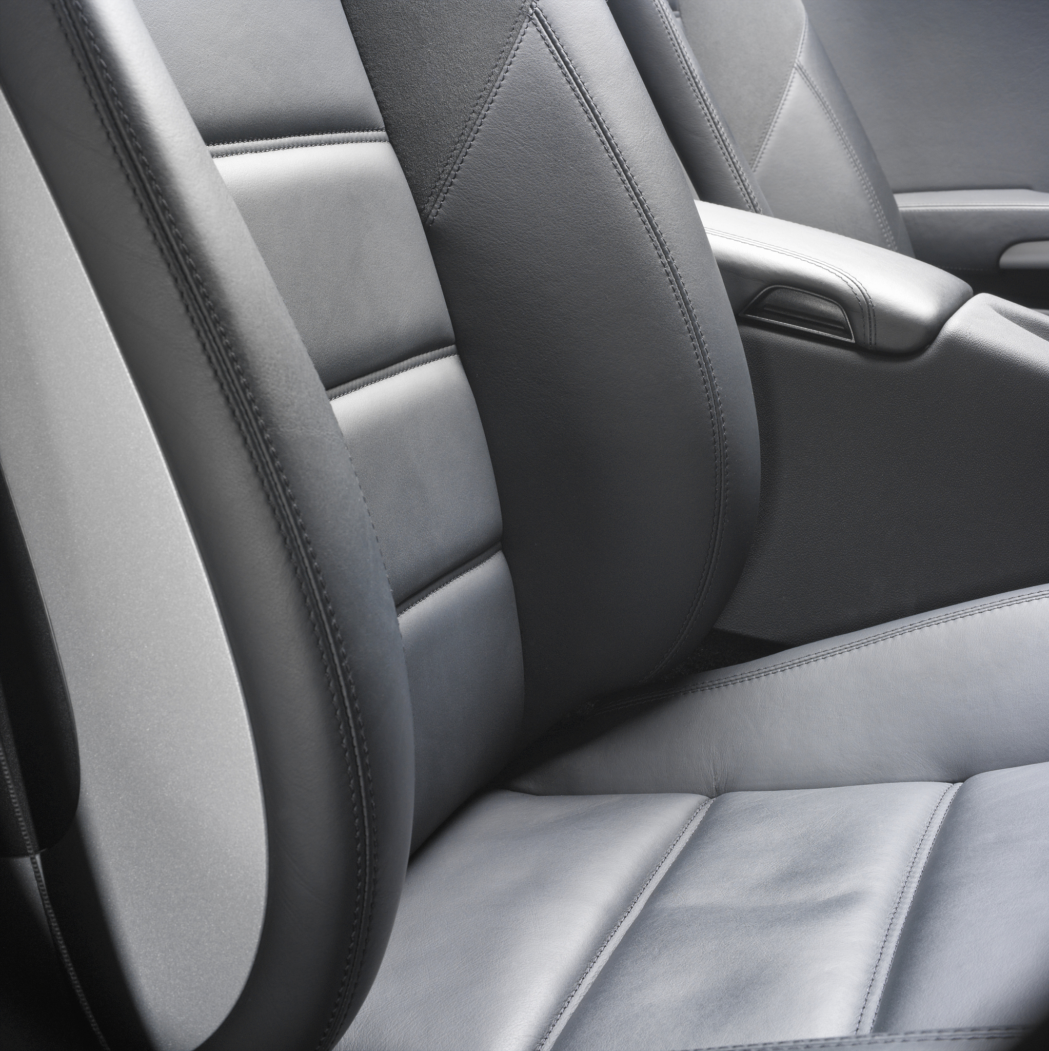 车上的皮座椅相对布座椅优势在哪里劣势在哪里