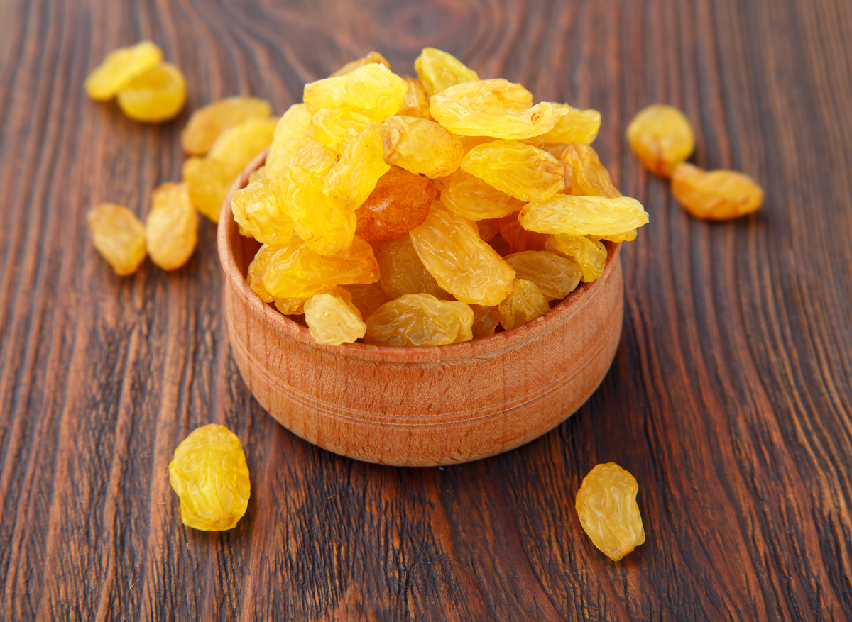 葡萄干泡水放几颗？营养专家教你如何选择！