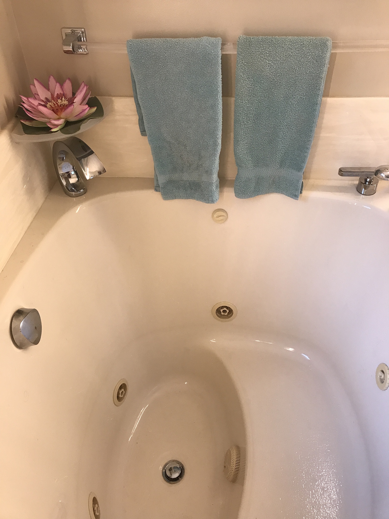 3 Reasons Why You Need a Silica Gel Bath Mat: Reviews & Benefits